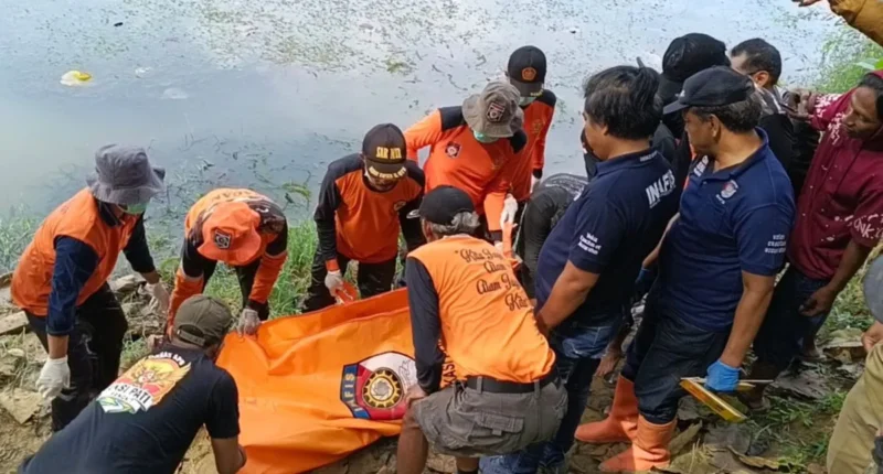Mayat Pria Ditemukan Mengapung di Embung Pati