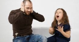Anak Tantrum Dikasih HP? Ini Bahaya Mental yang Mengintai!