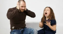 Anak Tantrum Dikasih HP? Ini Bahaya Mental yang Mengintai!
